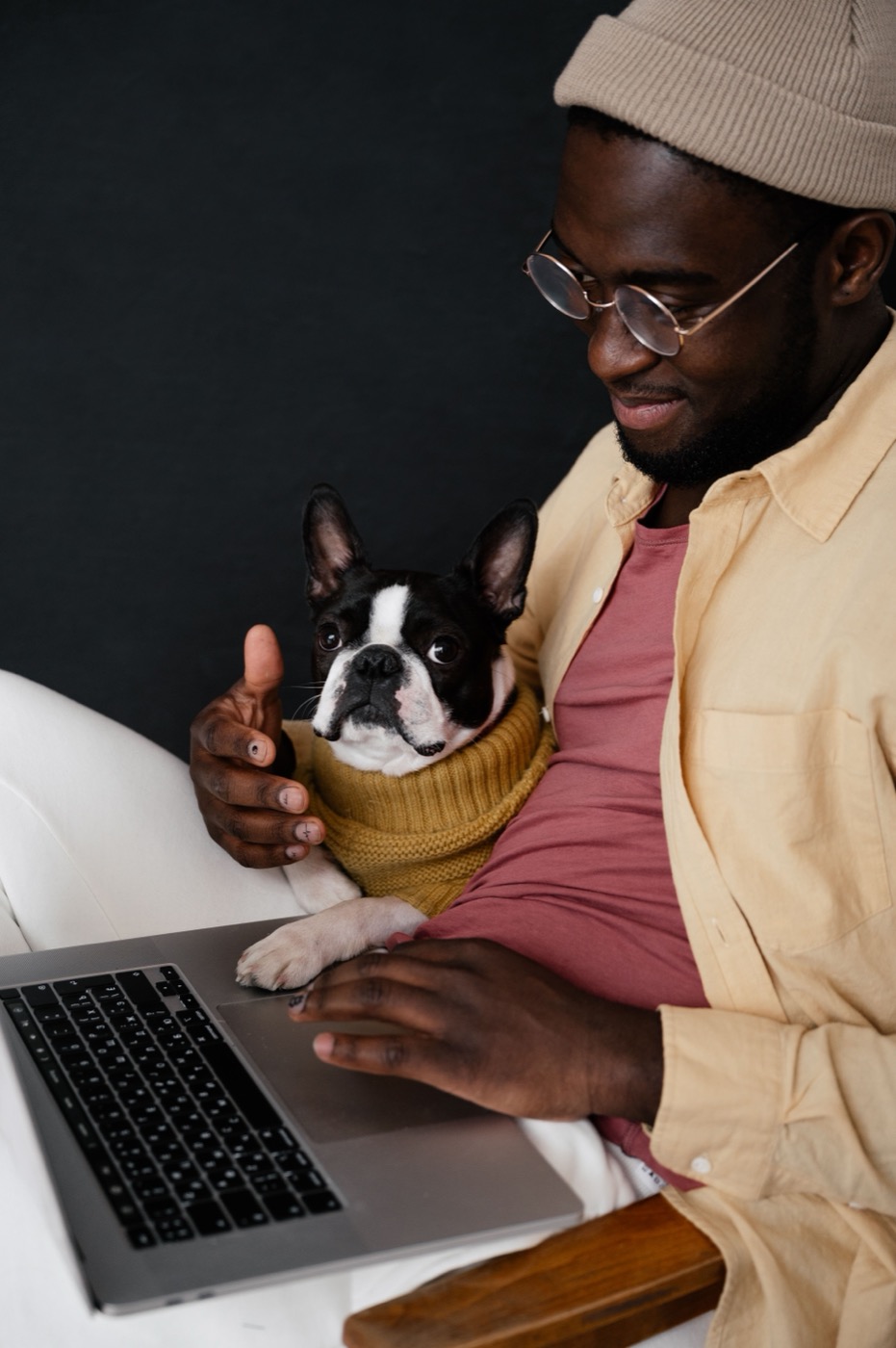 A learner taking part in an online activity
